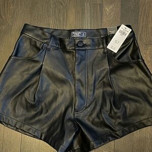 NWT Abercrombie Black Faux Leather Shorts Size Small